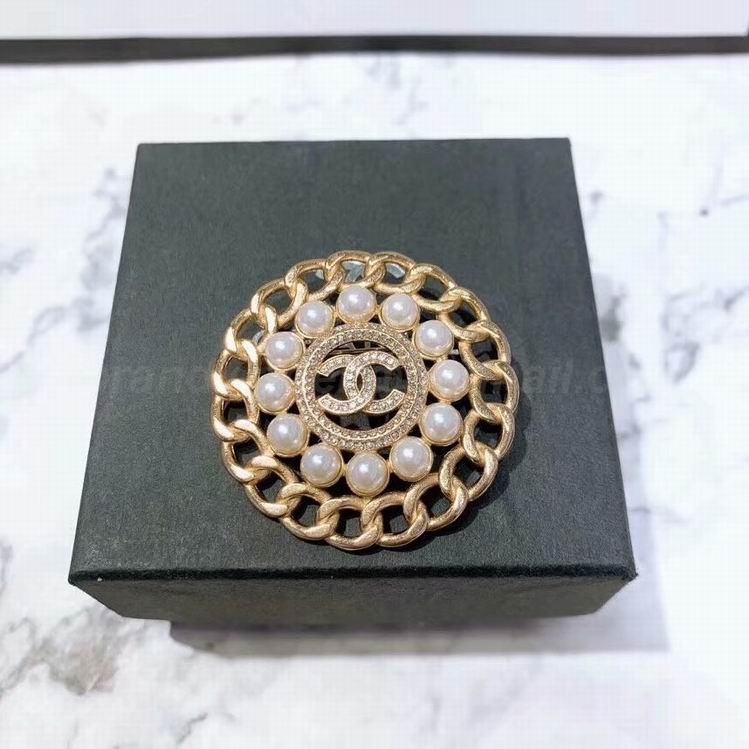 Chanel Brooch 82